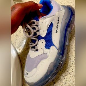 These are size 11 size 45 in uk Balenciaga good condition only be worn once